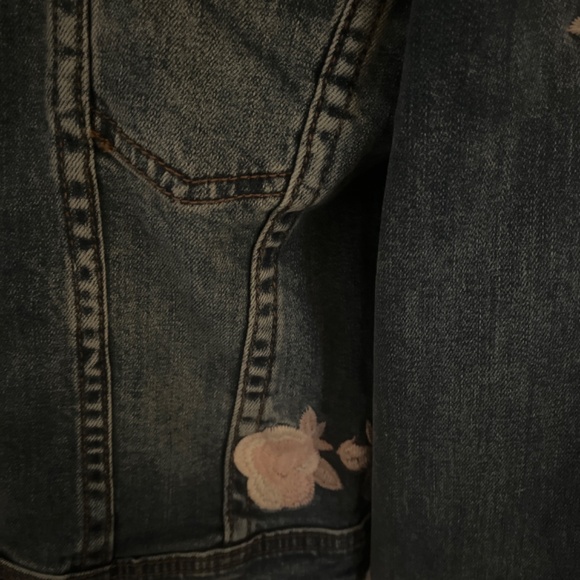 Billy T Women’s Embroidered floral blue Jean jacket Size small - Picture 5 of 8